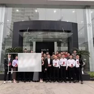 Kia Bắc Ninh - Khách hàng tham khảo xe thực tế tại Quế Võ.